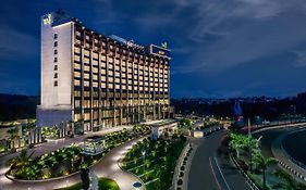 Hotel Taj Lakefront Bhopal 5*